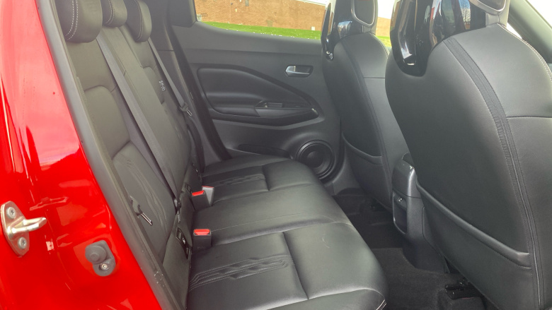 Nissan Juke 1.0 DiG-T 114 Tekna 5dr Petrol Hatchback